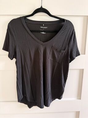 Posh Peanut Women’s V Neck